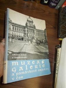 Muzea galerie a památkové objekty v ČSR -V. Pubal a kolektiv (1072015)